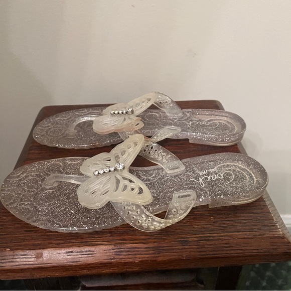 Y2K Coach Silver Sparkle Jelly Butterfly Embellished Flip Flop Sandals - Picture 3 of 8